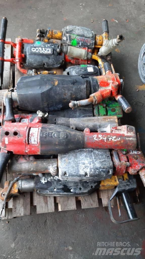 Atlas Copco 25 KI Чукове/Раздробители
