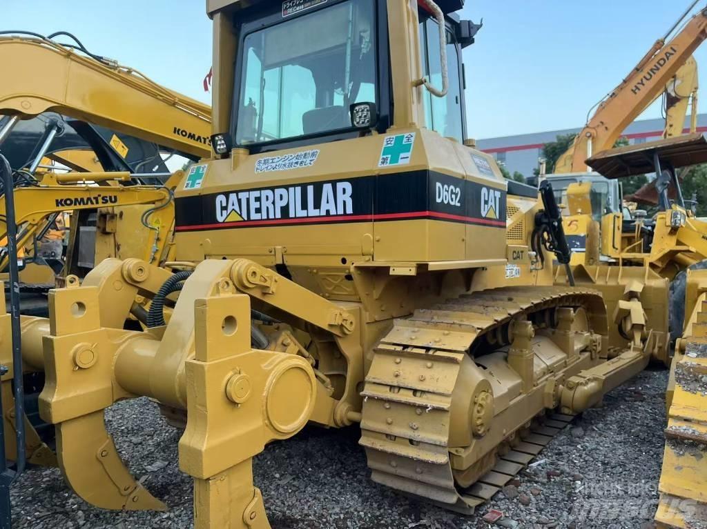 CAT D 6 G Верижни булдозери
