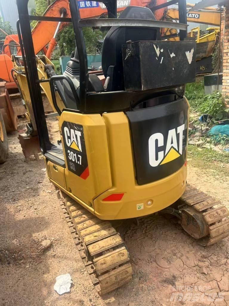CAT 301.7 Мини екскаватори < 7 т