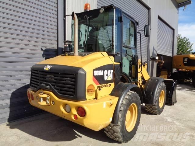 CAT 908M Колесни товарачи