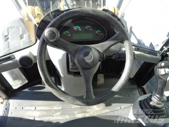 CAT 908M Колесни товарачи
