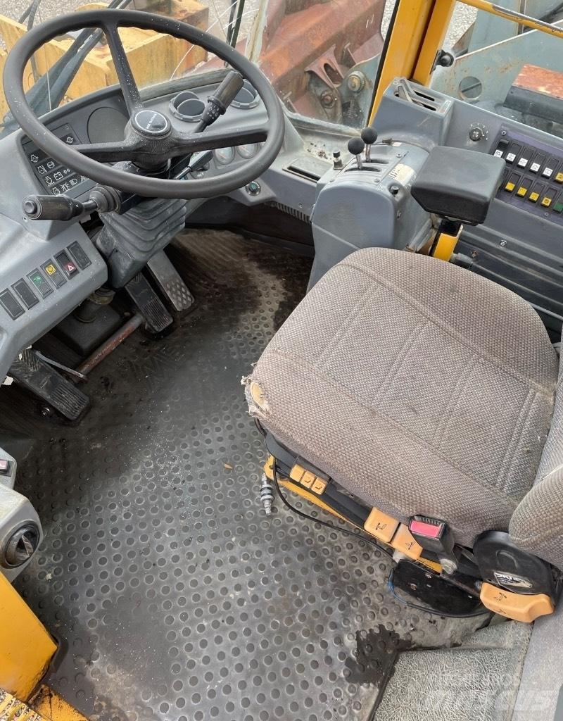 Volvo L120C Колесни товарачи