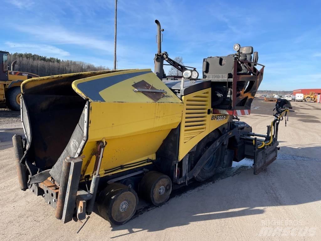 Bomag BF 300 P Машини за асфалт