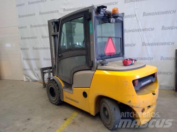Jungheinrich DFG 430 Дизелови камиони