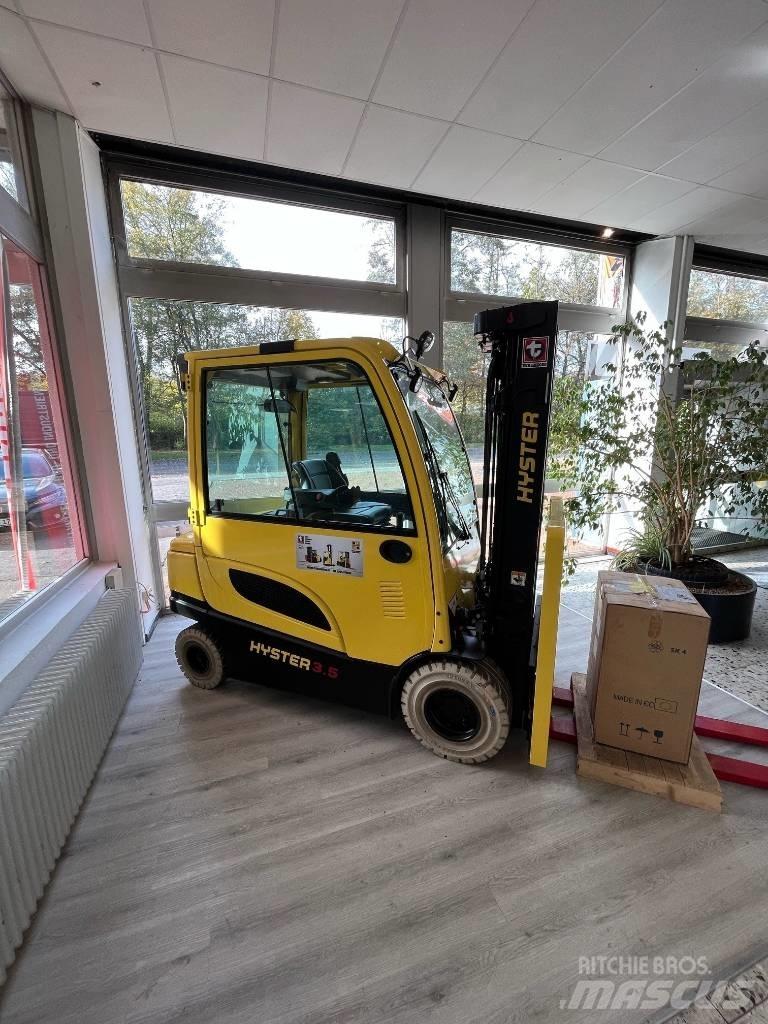 Hyster J3.5XN Електрически вилични кари-повдигачи