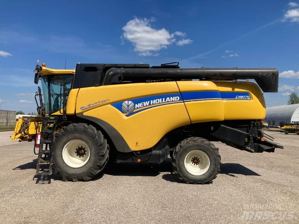 New Holland CX 8070 Комбайни