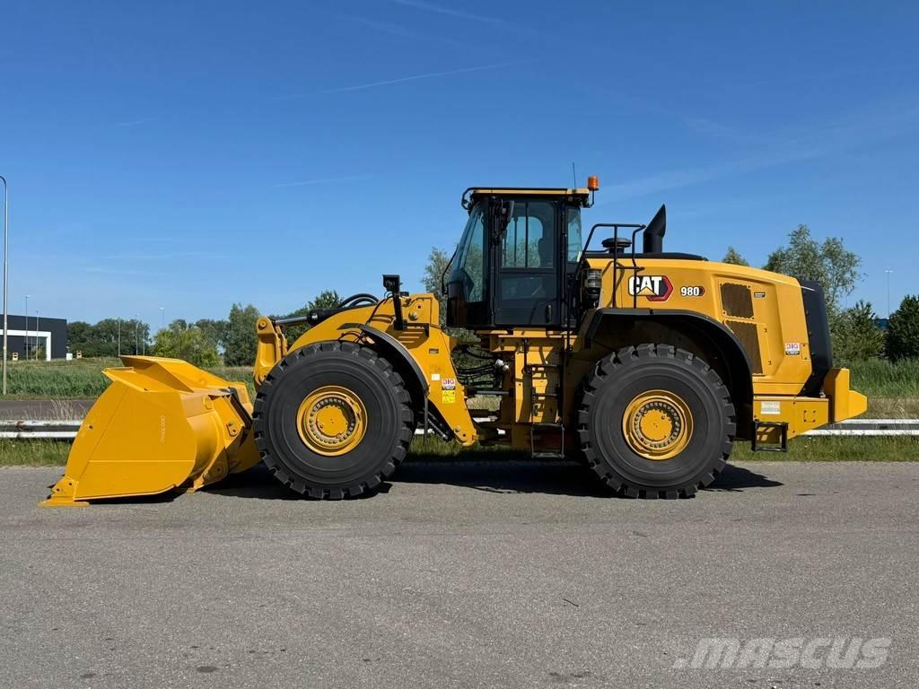 CAT 980 Колесни товарачи