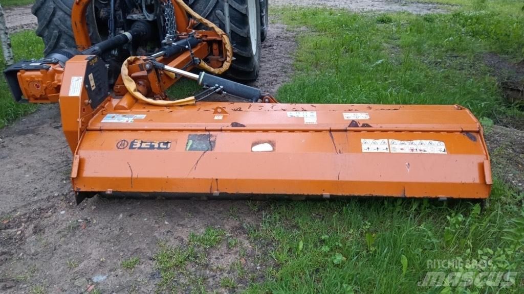 Berti TĀ/PS 250 Косачки за монтиране и теглене