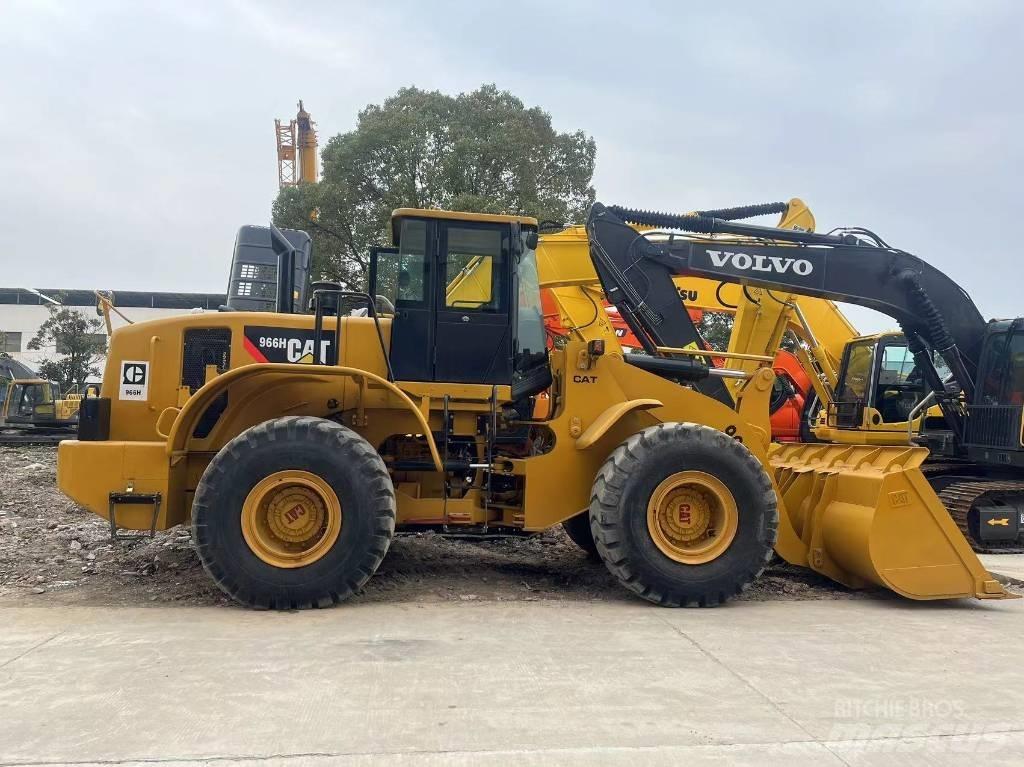 CAT 966h Колесни товарачи