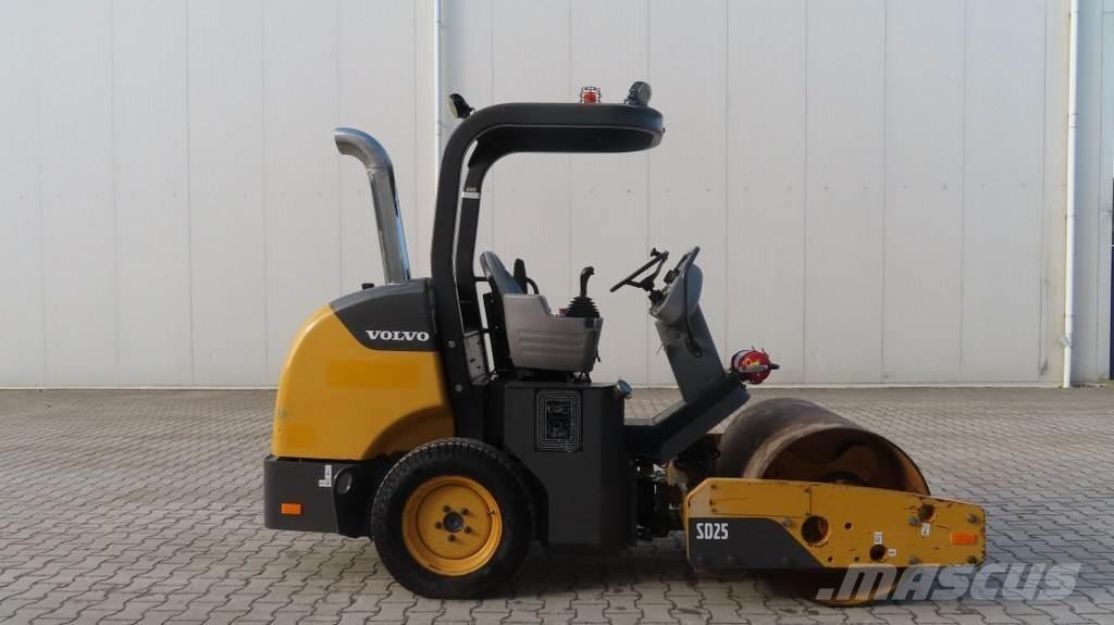 Volvo SD 25D Еднобарабанни ролки
