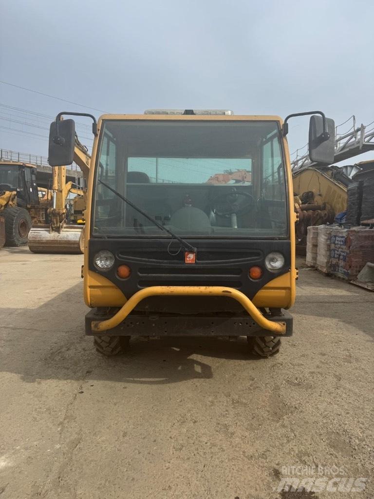 Ausa Utility Vehicle Комунални съоражения