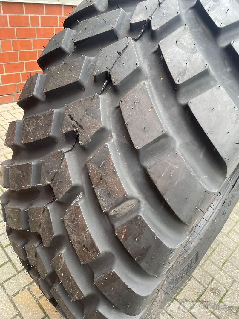 BKT 650/65R30,5 Колелета/Гуми