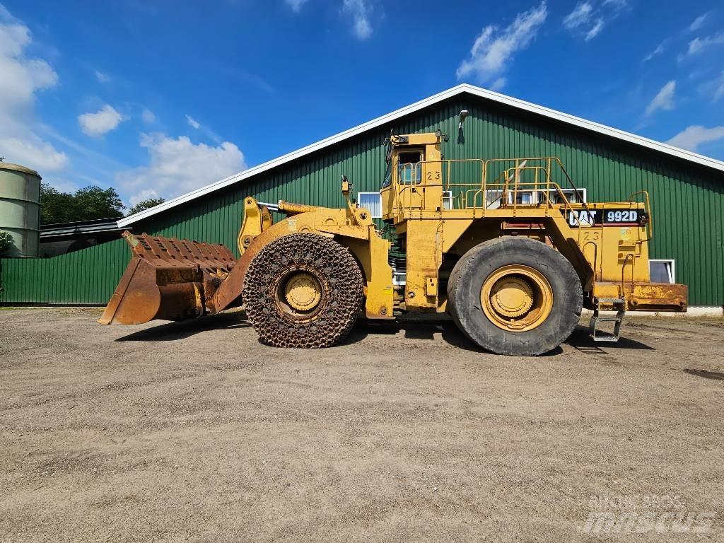 CAT 992 D Колесни товарачи