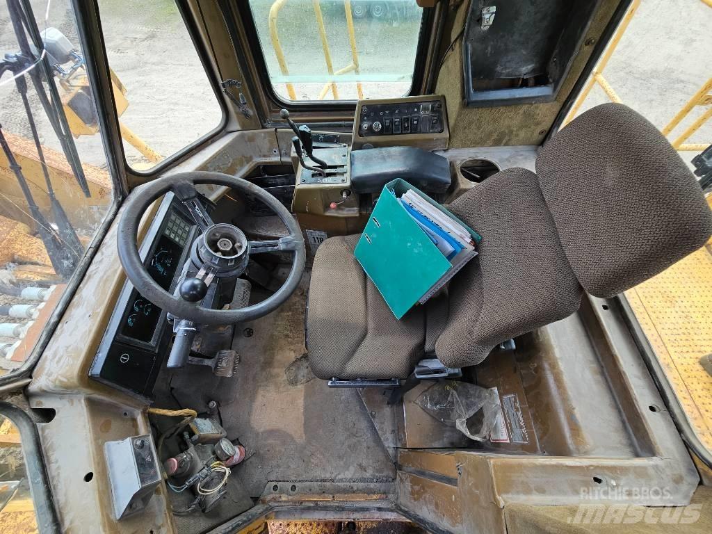 CAT 992 D Колесни товарачи