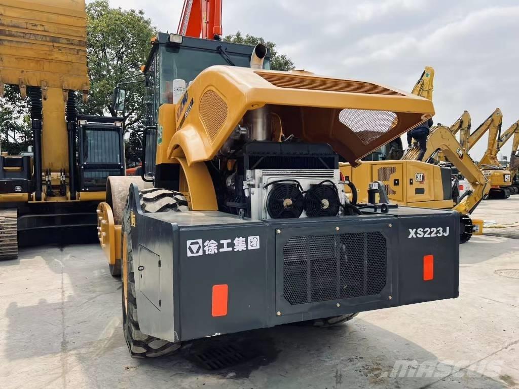 XCMG XS 223 J Еднобарабанни ролки
