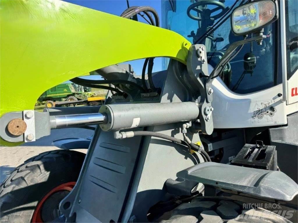 CLAAS Torion 644 Колесни товарачи