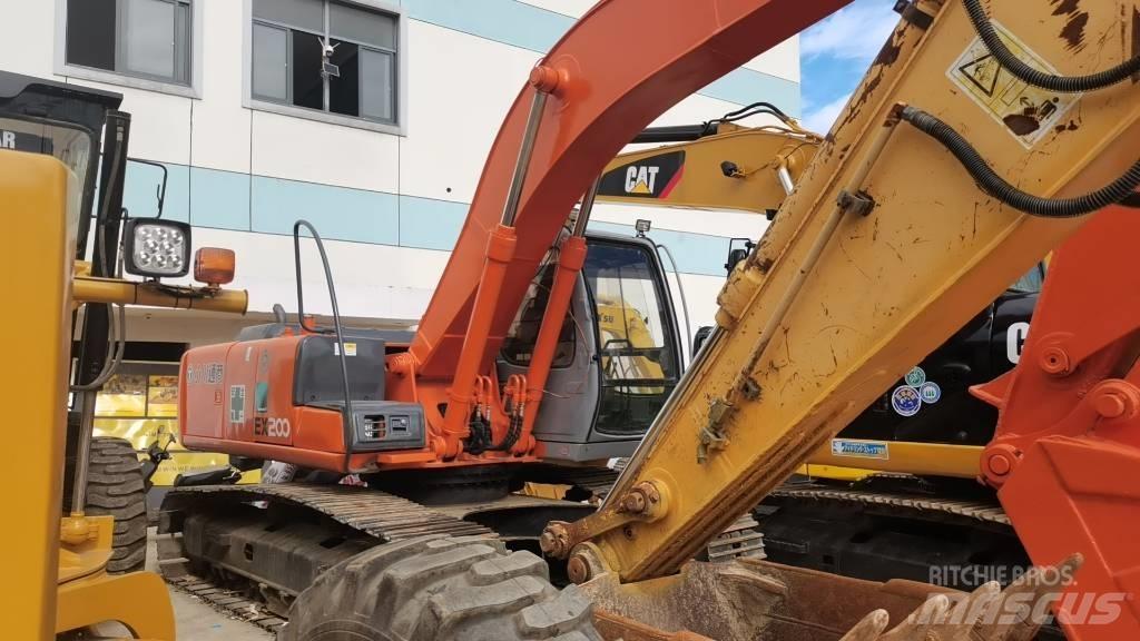 Hitachi EX 200-5 Верижен екскаватор