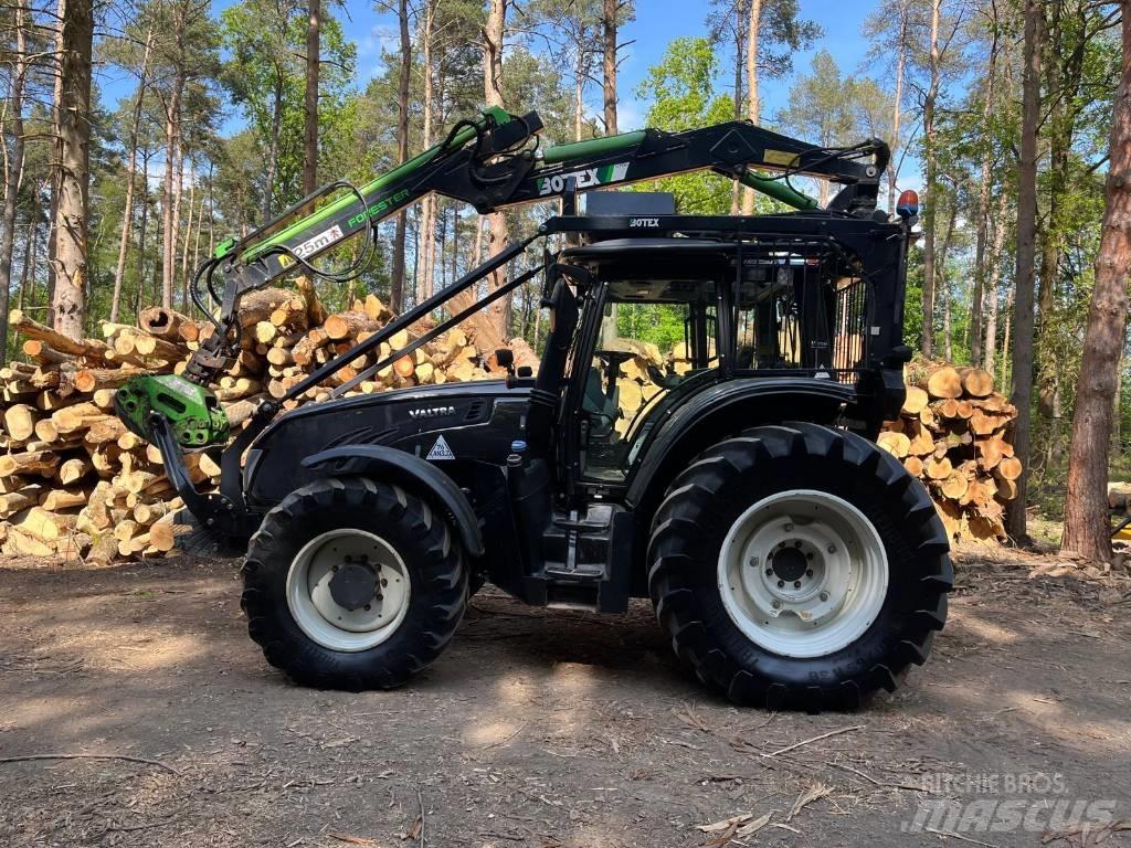 Valtra T183 Vesu Трактори