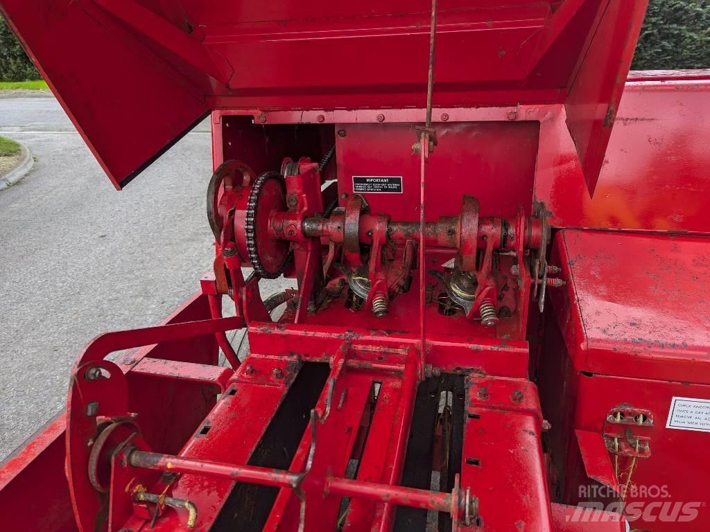 Massey Ferguson 124 Балопреси квадратни
