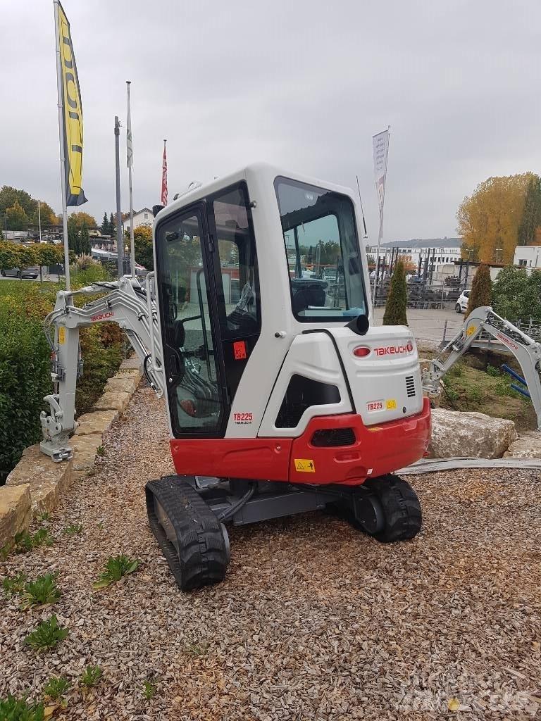 Takeuchi TB225 Мини екскаватори < 7 т