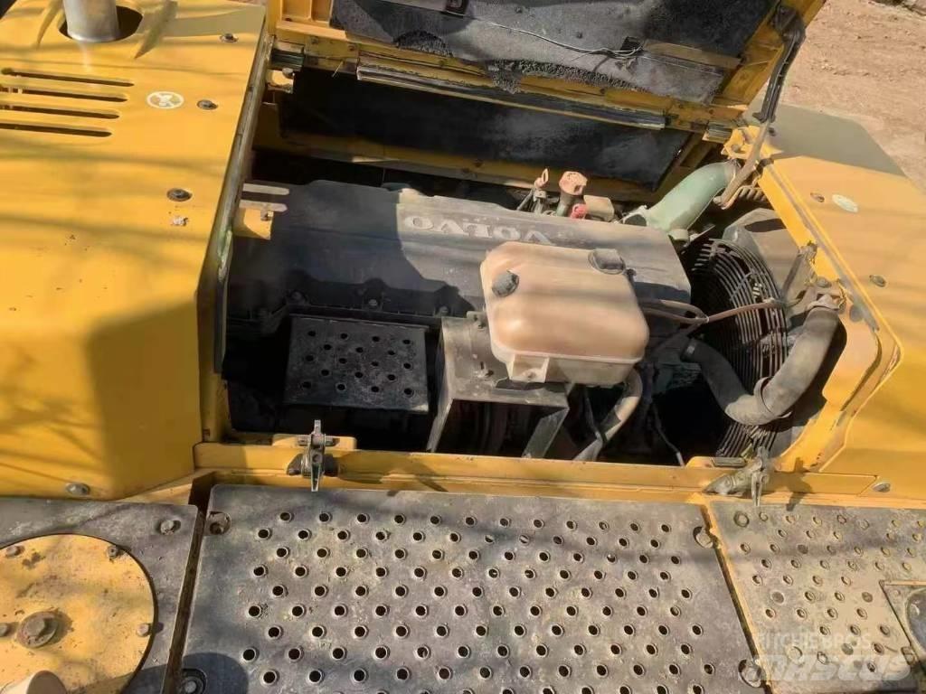 Volvo EC 380 Верижен екскаватор