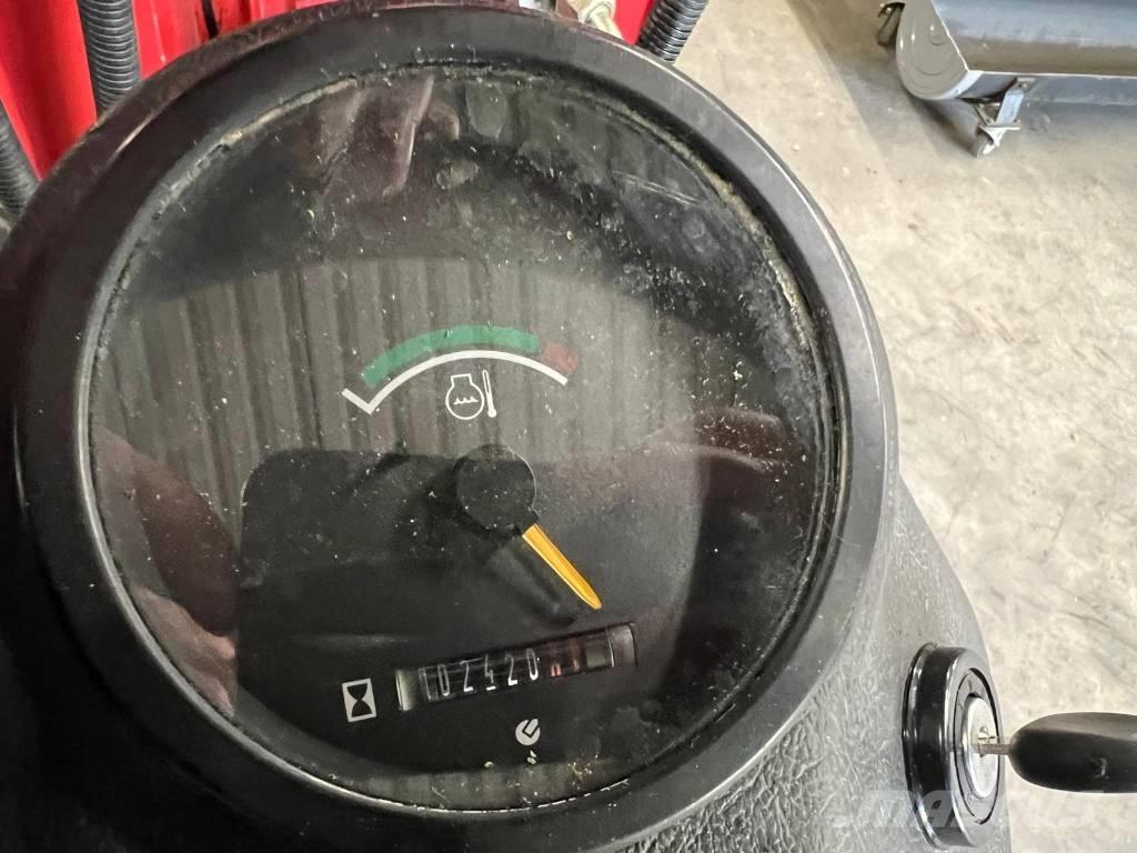 Fuchs F 853 H Многофункционални товарачи