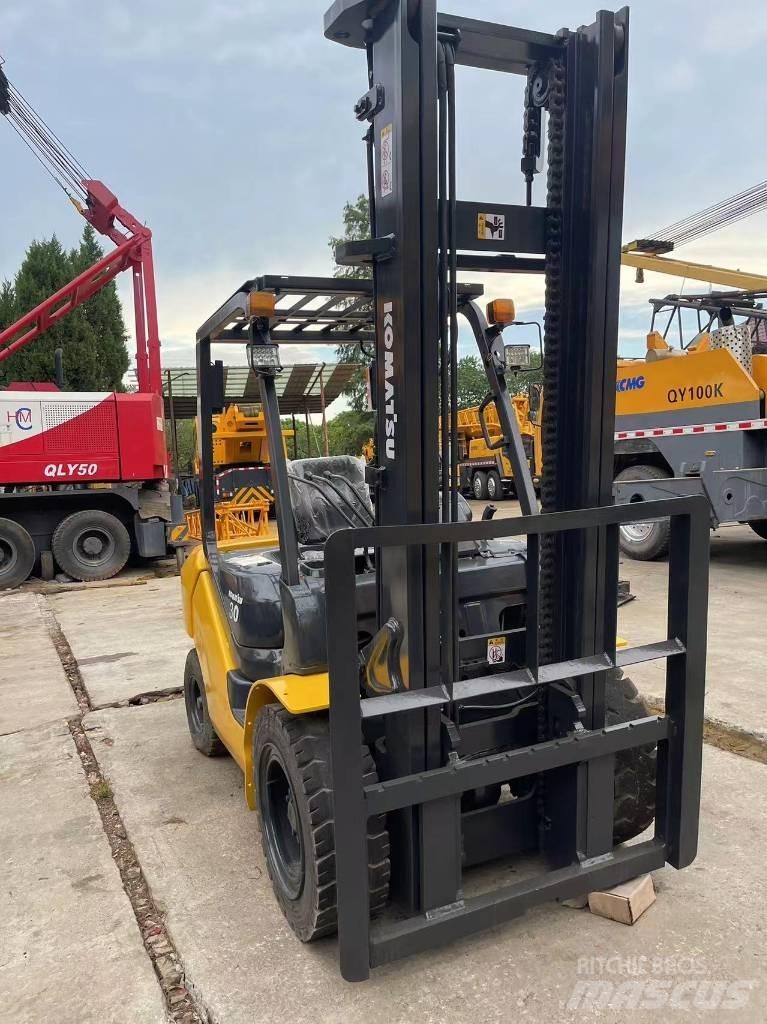 Komatsu FD 30 T-14 Дизелови камиони