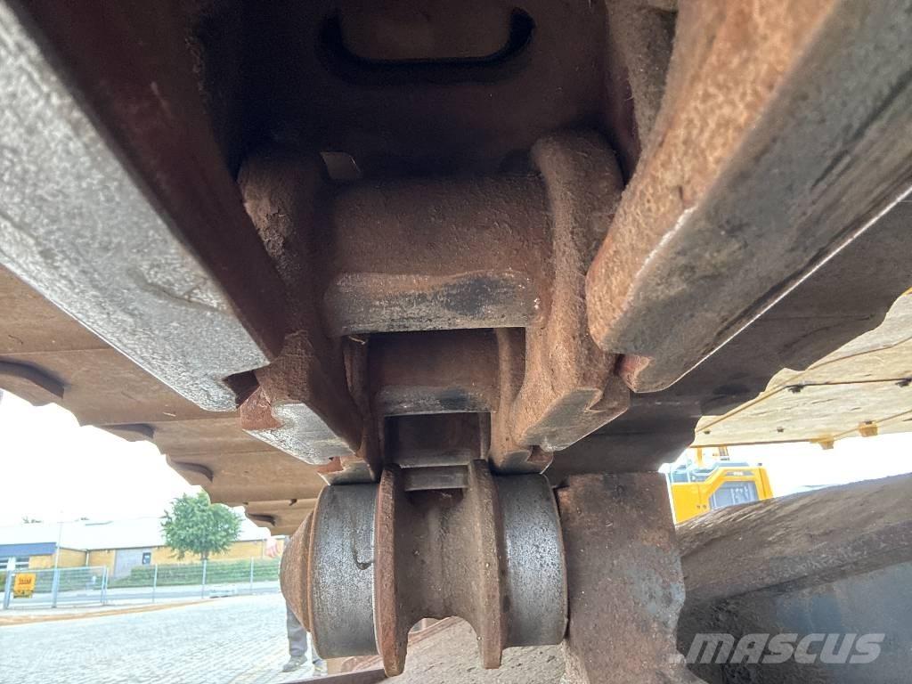 Komatsu HB215LC-1 Оператори на отпадъци/индустрия
