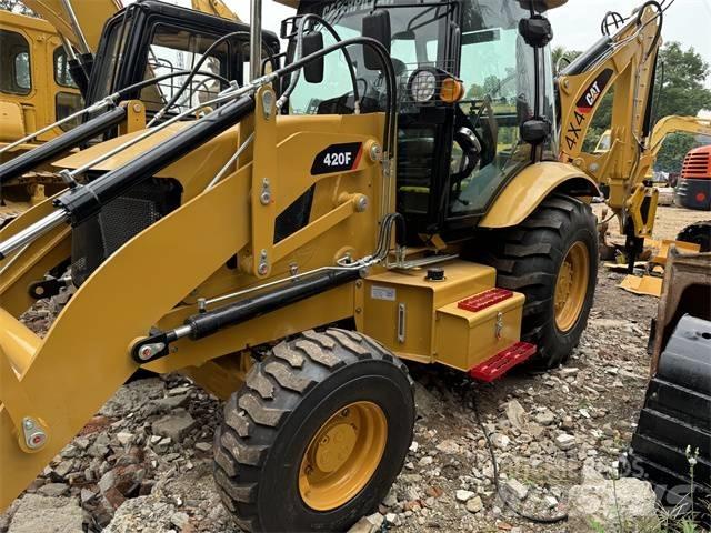 CAT 420 F Товарач със заден ексватор
