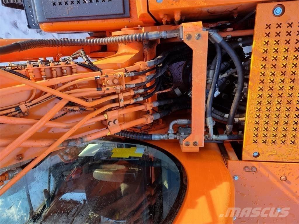 Doosan DX 225 LC Верижен екскаватор