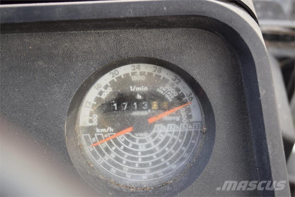 Case IH 956 XL Трактори