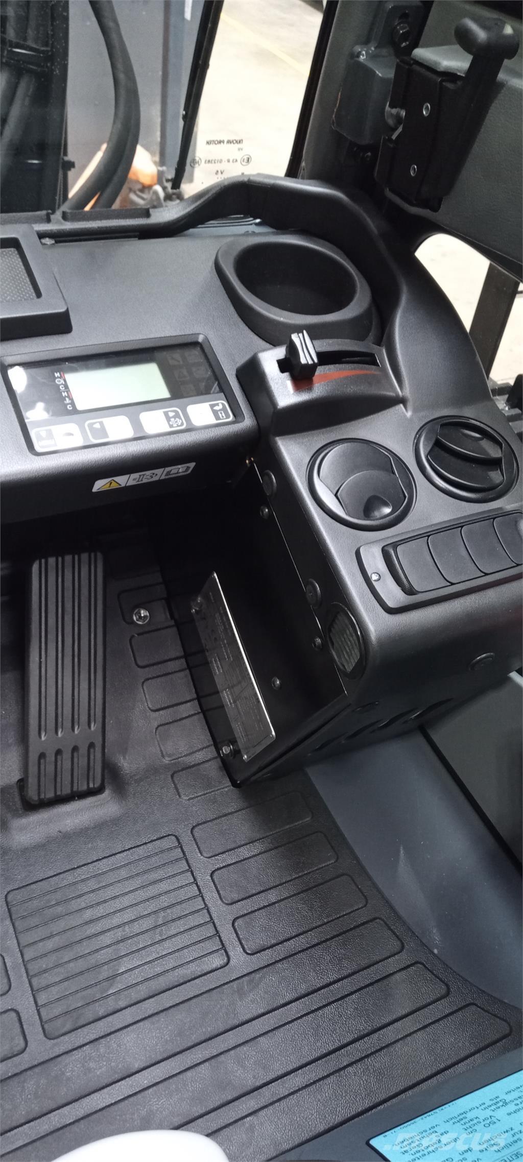 Toyota 52-8FDF25 Дизелови камиони