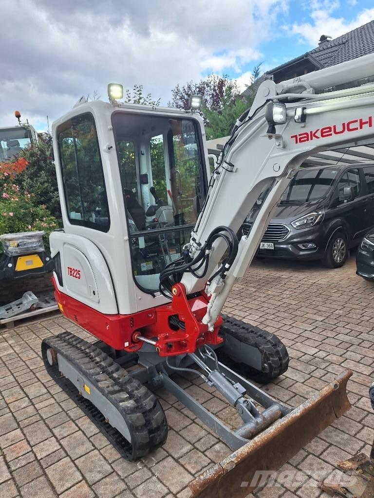 Takeuchi TB 225 Мини екскаватори < 7 т