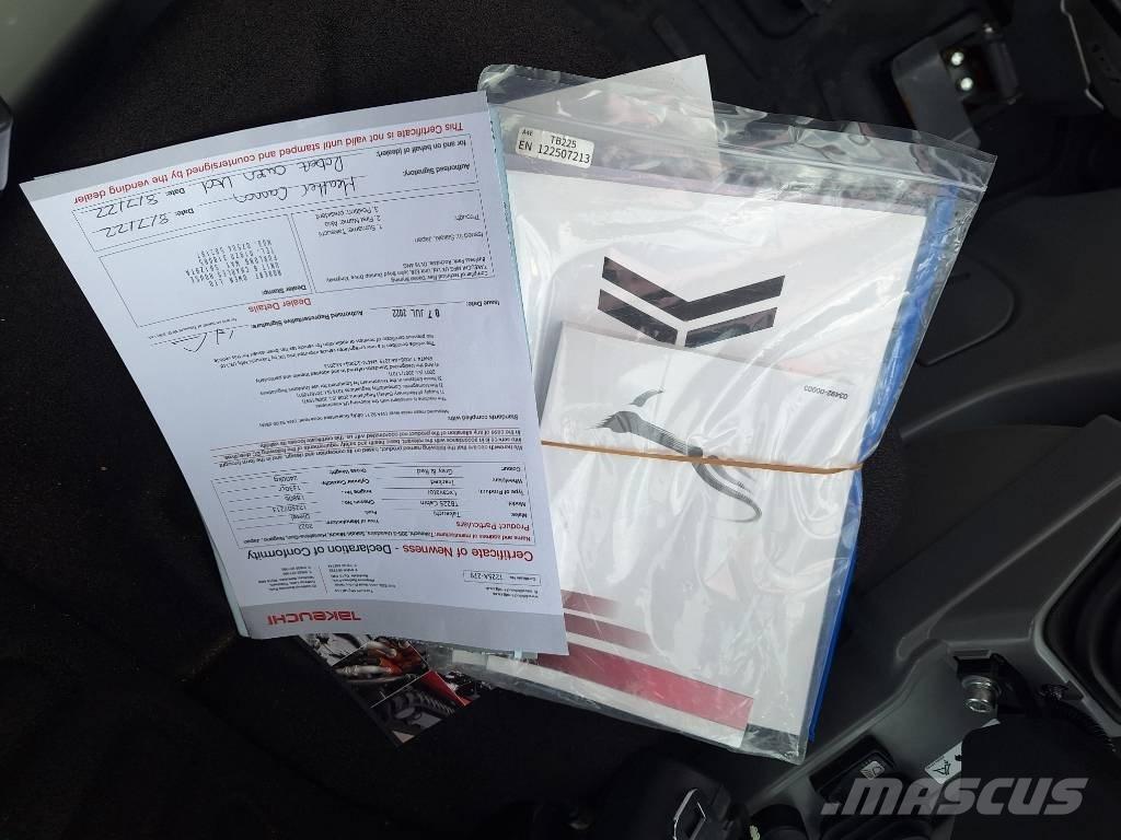 Takeuchi TB 225 Мини екскаватори < 7 т