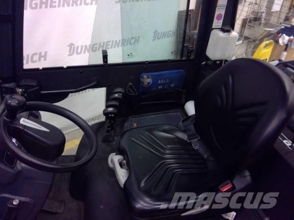 Jungheinrich TFG 320 Камиони с АГУ