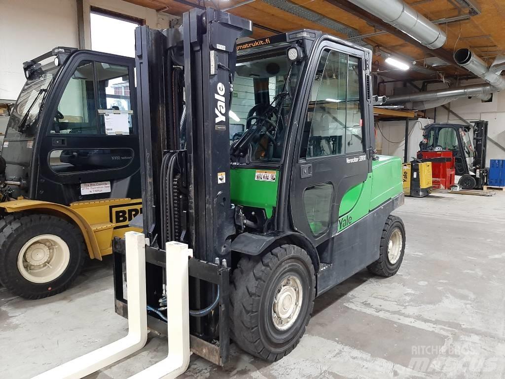 Yale GLP55VX Камиони с АГУ