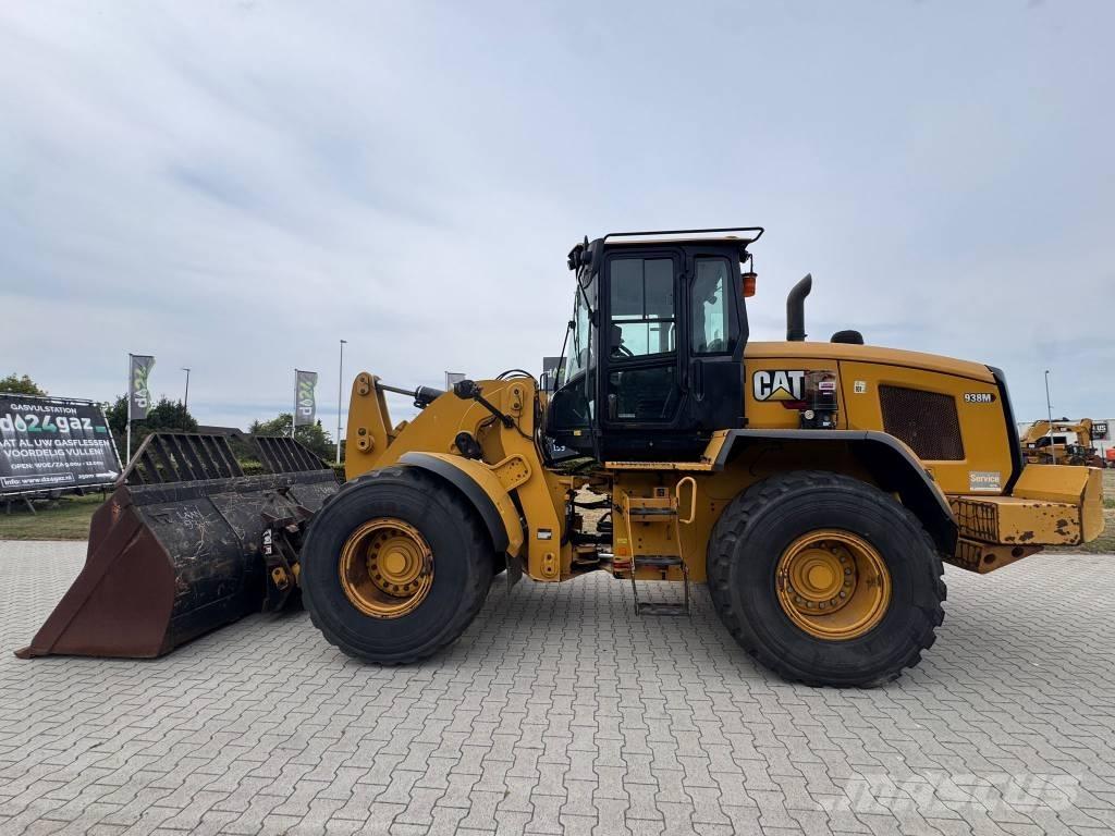 CAT 938 M Колесни товарачи