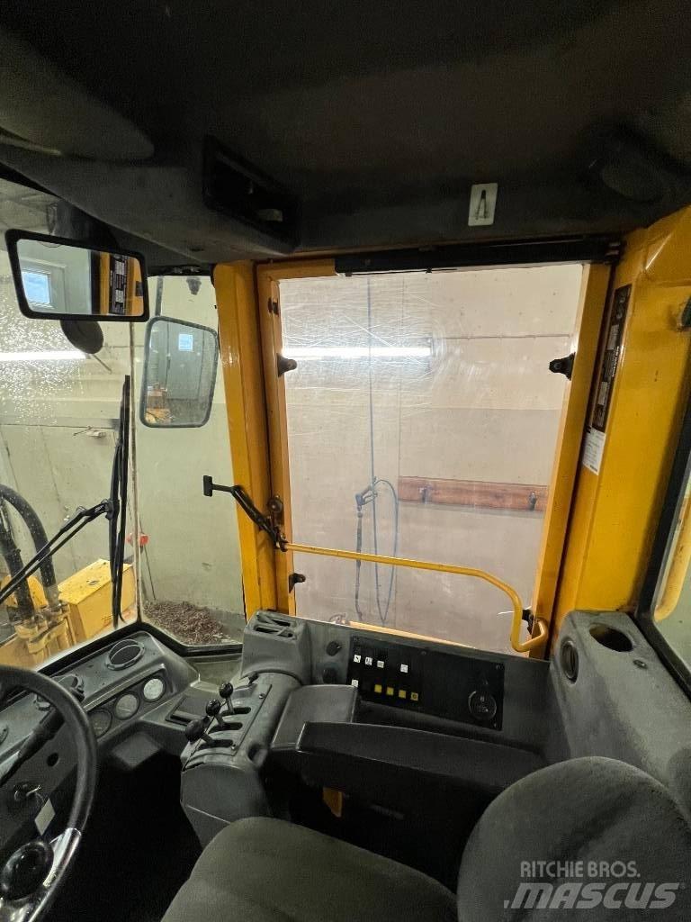 Volvo L90 B Колесни товарачи