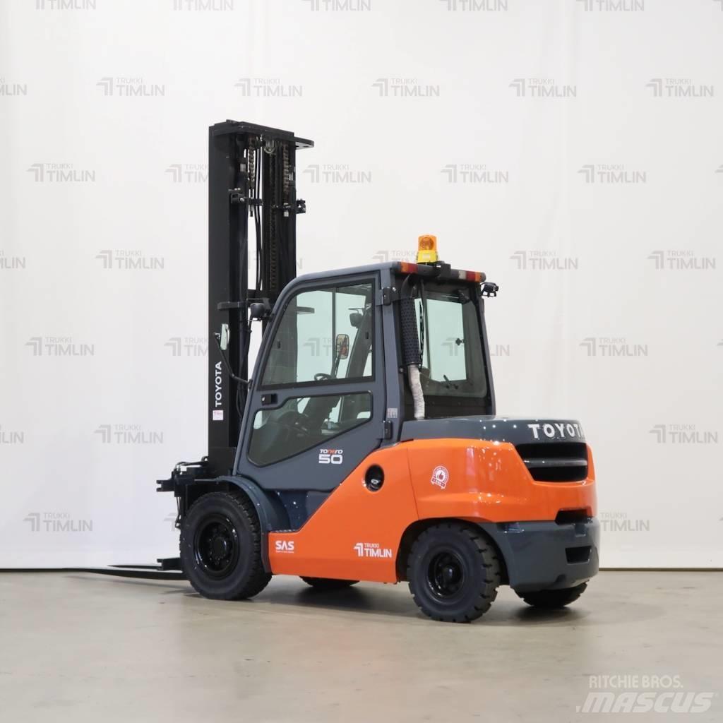 Toyota 40-8FD50N Дизелови камиони