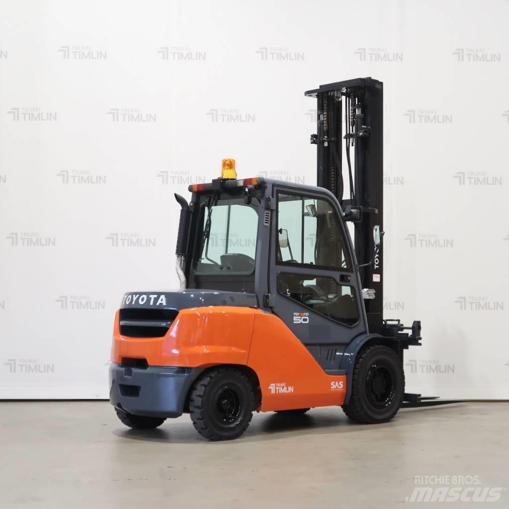 Toyota 40-8FD50N Дизелови камиони
