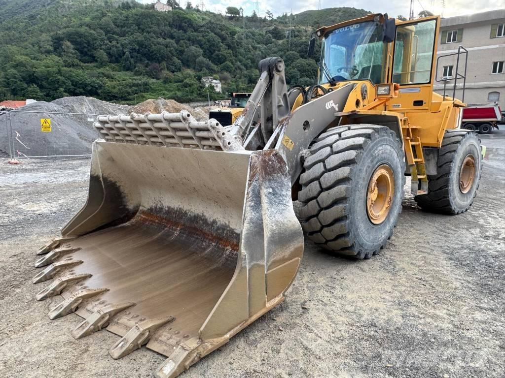 Volvo L 220 E Колесни товарачи
