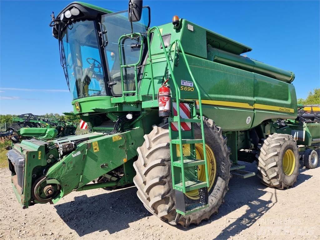 John Deere S690 Комбайни