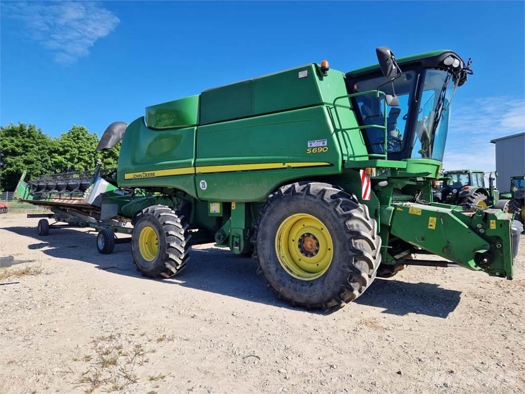 John Deere S690 Комбайни