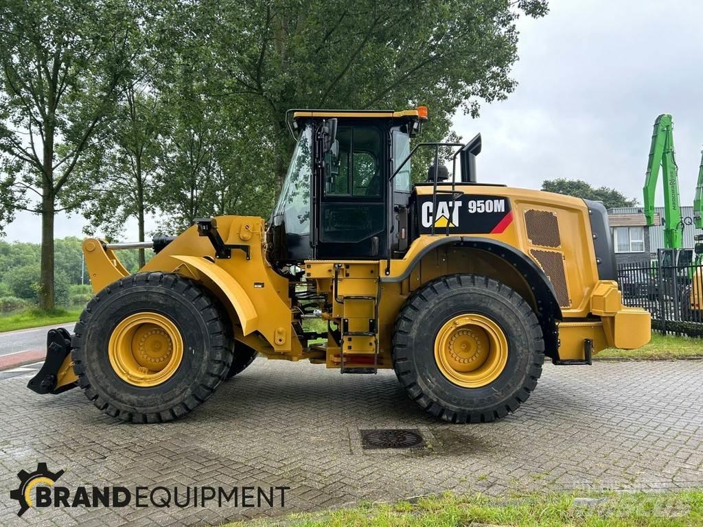 CAT 950M Колесни товарачи