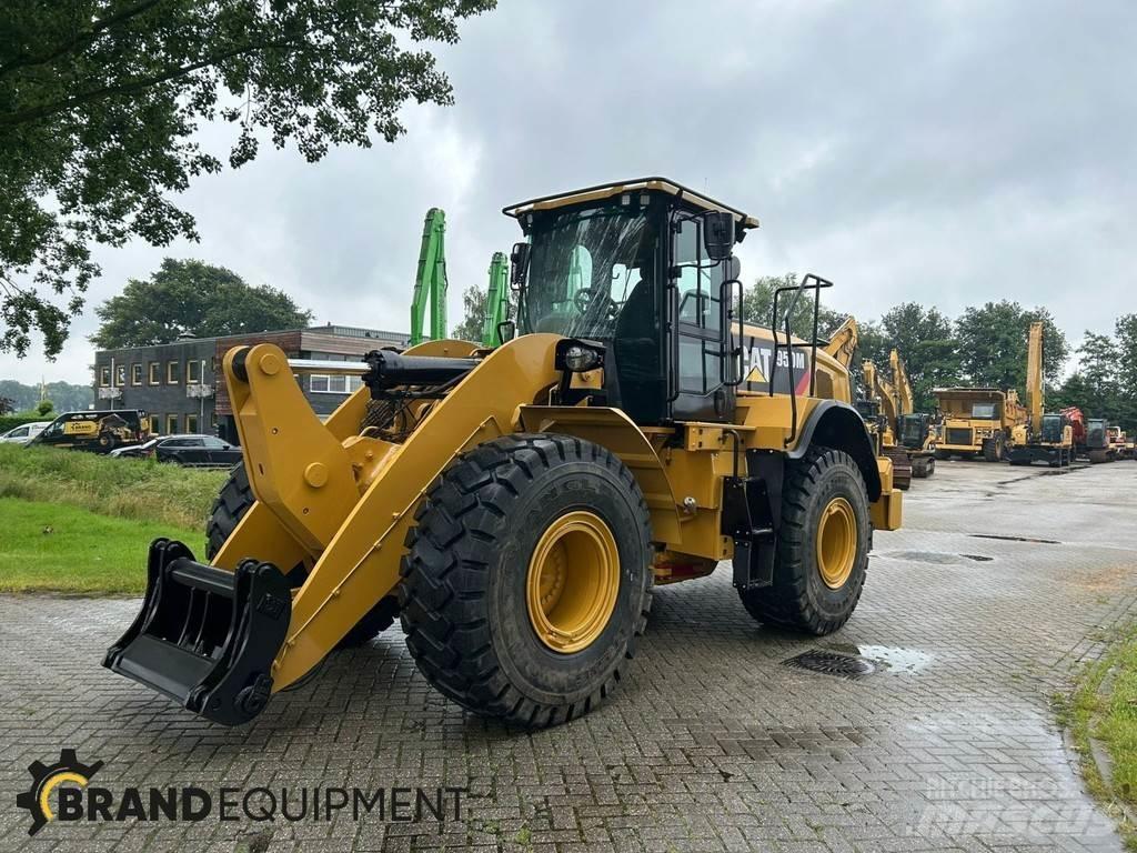 CAT 950M Колесни товарачи