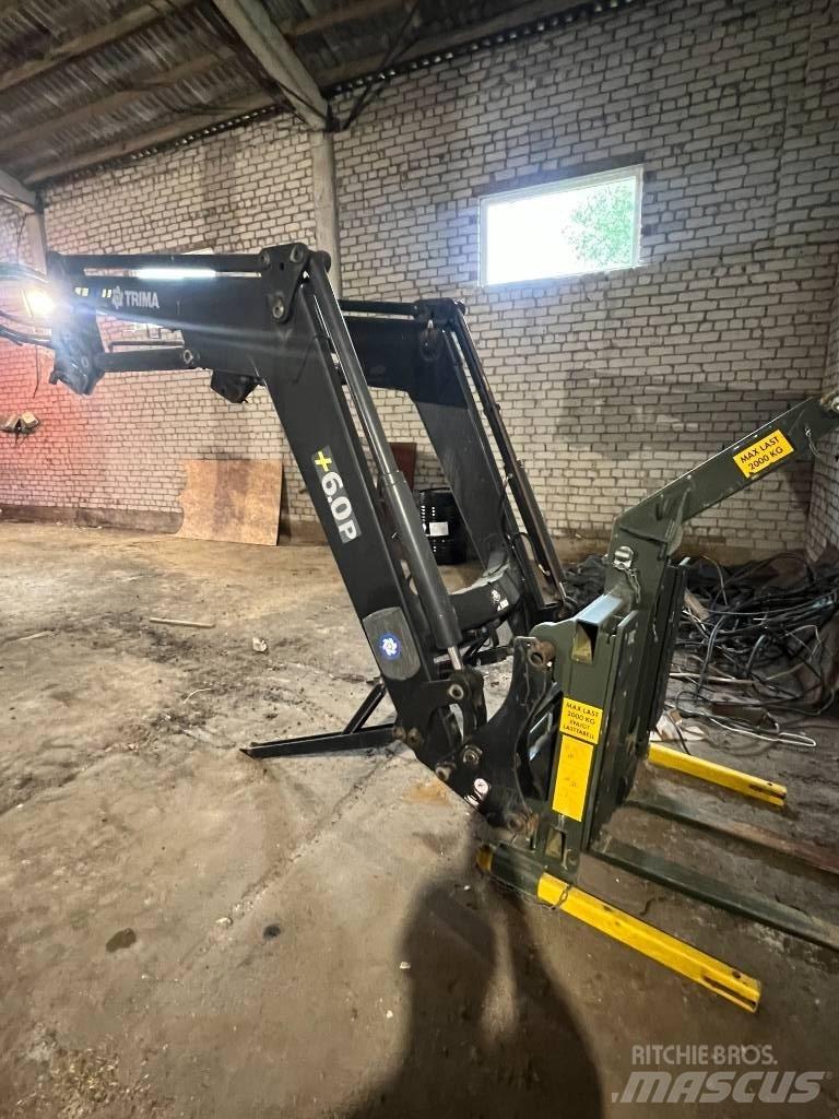 CLAAS Axion 840 Трактори