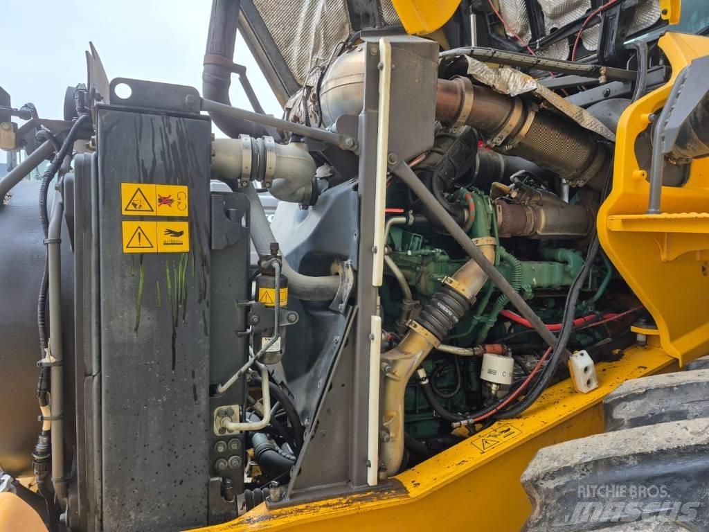 Volvo L90G Колесни товарачи