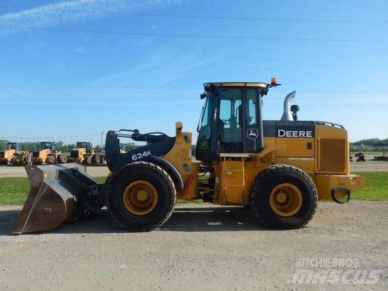 John Deere 624K Колесни товарачи