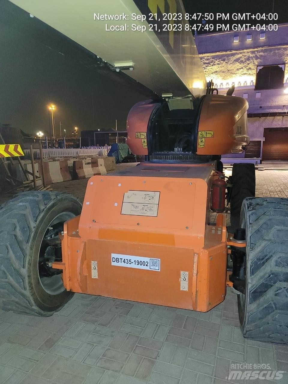 JLG 1350SJP Телескопични повдигачи
