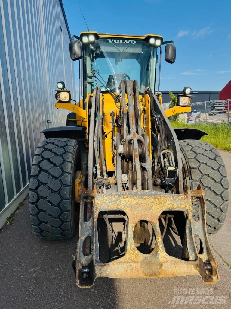 Volvo L 90 G Колесни товарачи